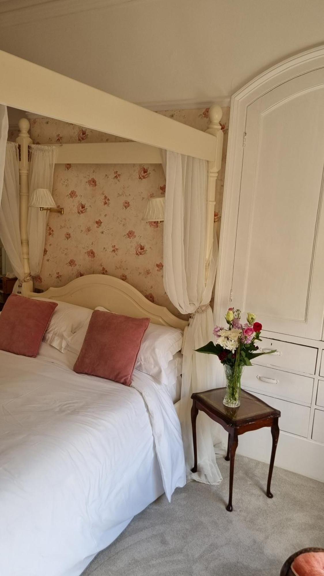 Bed and breakfast 23 St Mary's 4*